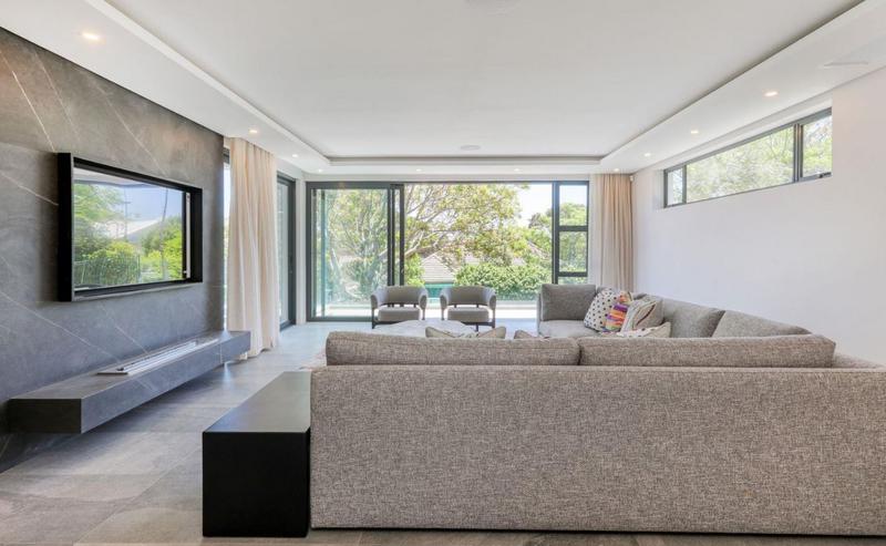 6 Bedroom Property for Sale in Camps Bay Western Cape